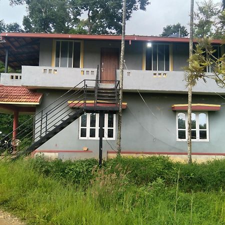Samz Estate Stay 2Bhk Madikeri Luaran gambar