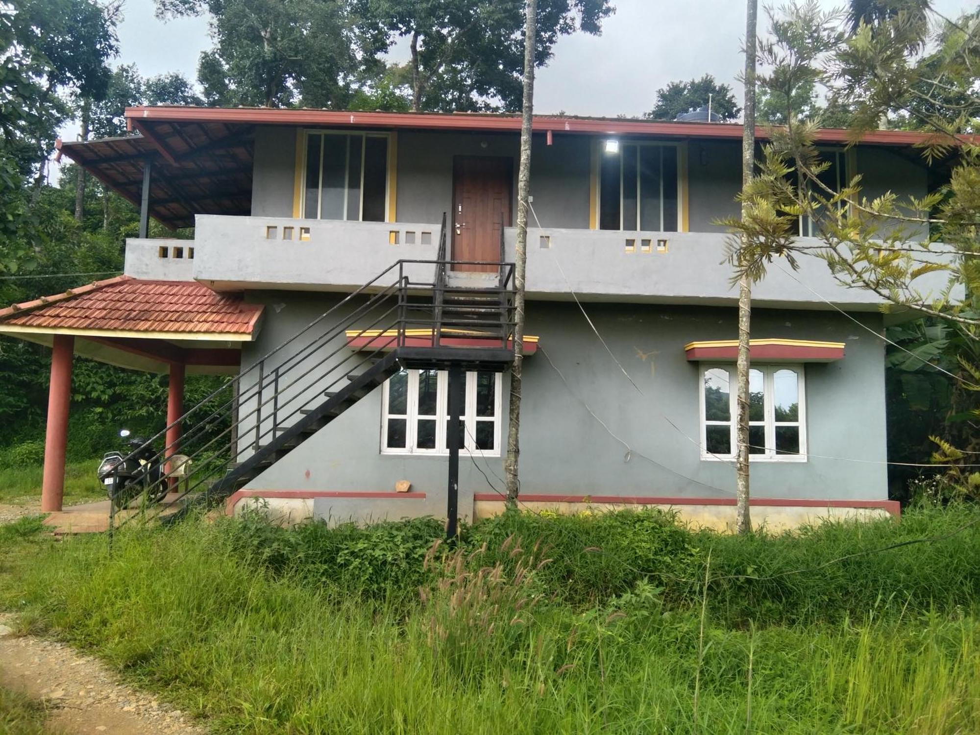 Samz Estate Stay 2Bhk Madikeri Luaran gambar